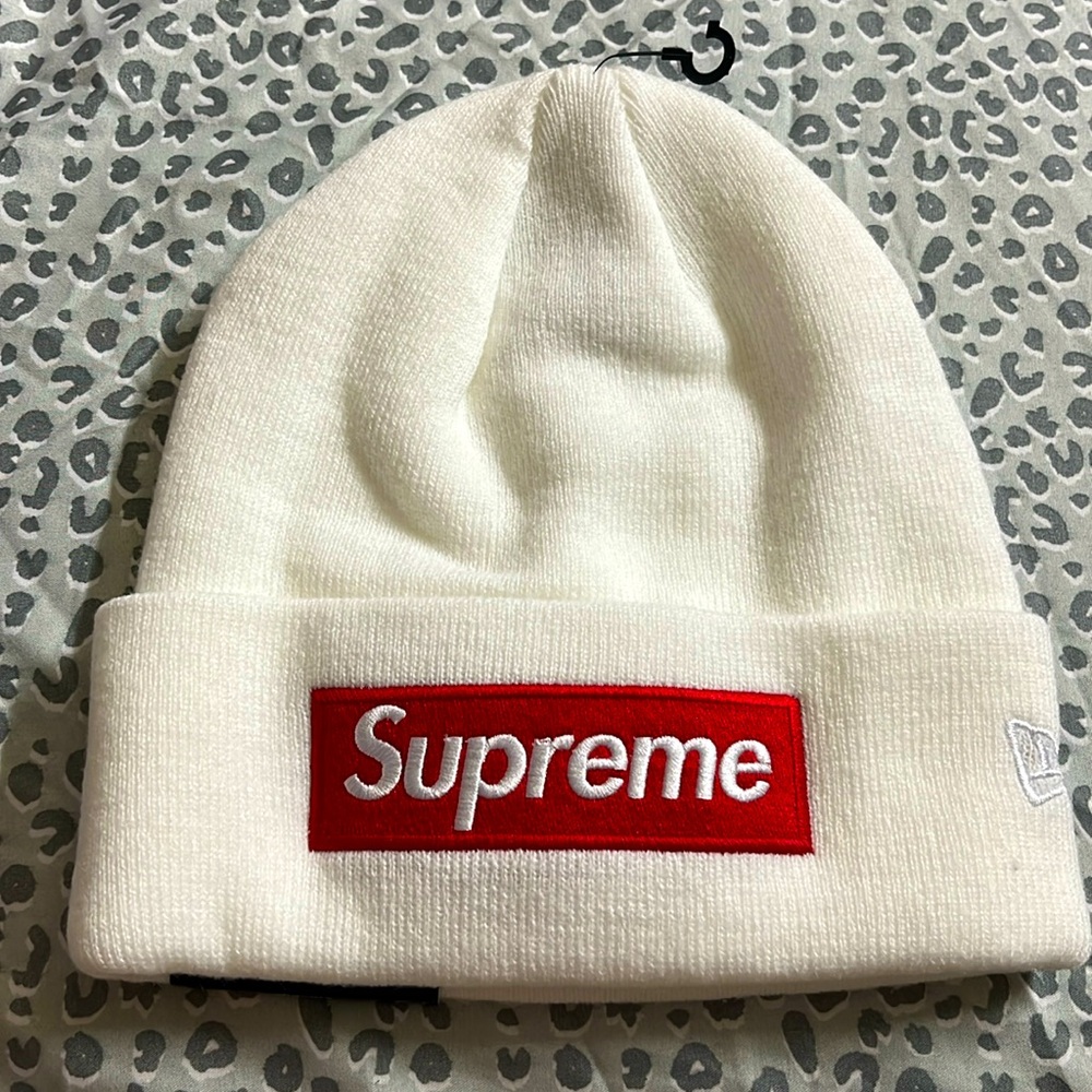 BRAND NEW SUPREME Beanie